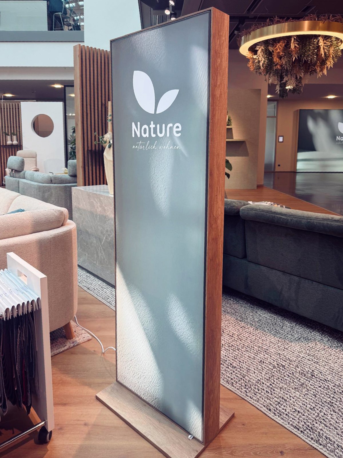 Leuchtstele mit Nature Branding – Weitere Projekte