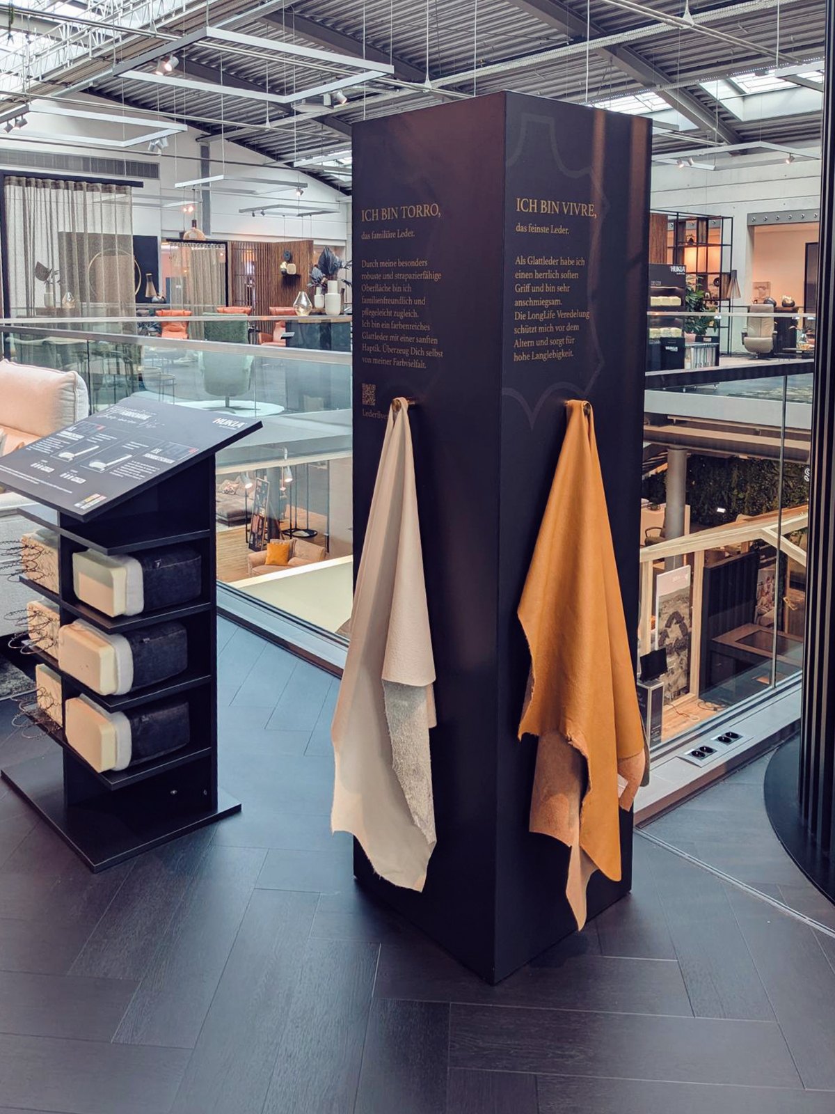 Präsentationsstele mit Stoffmustern – Weitere Projekte